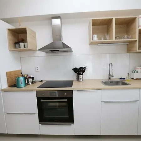 - In The Center - Private Parking - Klimatizacia *