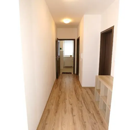 - In The Center - Private Parking - Klimatizacia Apartment *