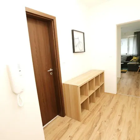 - In The Center - Private Parking - Klimatizacia