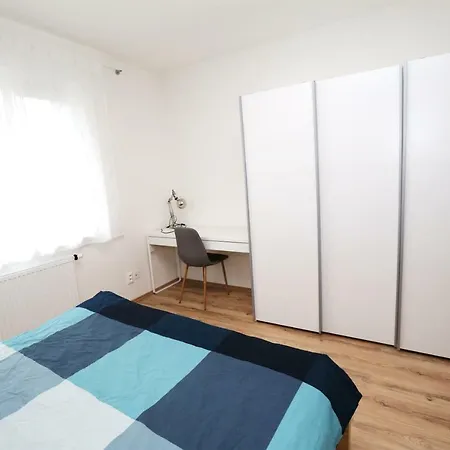 - In The Center - Private Parking - Klimatizacia Apartmán Šamorín