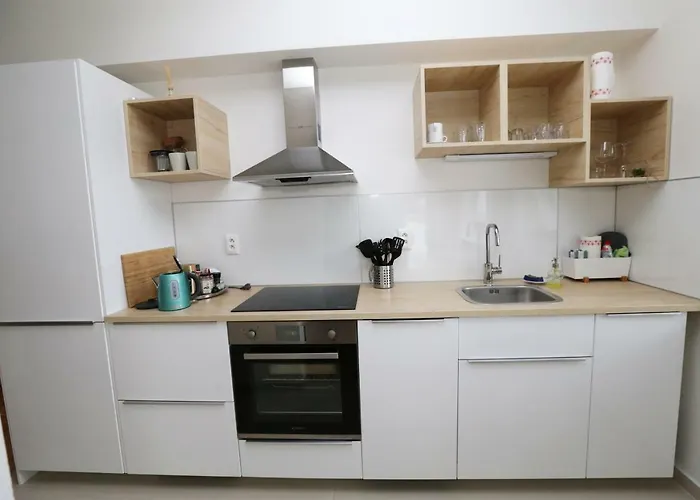 - In The Center - Private Parking - Klimatizacia *