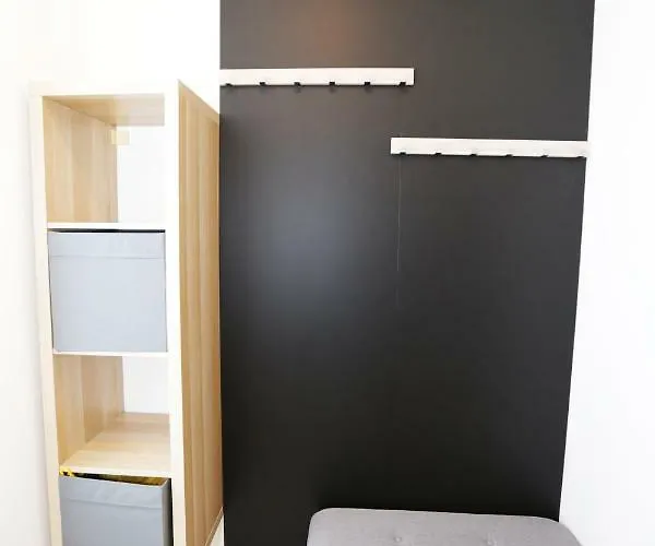 - In The Center - Private Parking - Klimatizacia Lägenhet