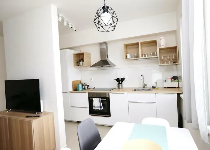 - In The Center - Private Parking - Klimatizacia Lägenhet